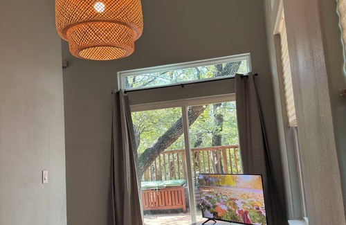 Cross Roads Casa | Wooded retreat in charming Cross Roads