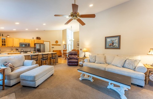 Ely Casa | Wooded setting, close to town, clean! ATV & snowmobile from front door!
