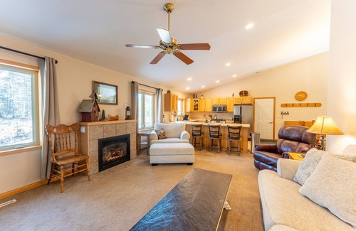Ely Casa | Wooded setting, close to town, clean! ATV & snowmobile from front door!