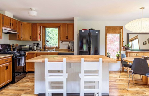 Town of Olive Casa | Wooded Way: Forest Views—Scenic Days—Starry Skies