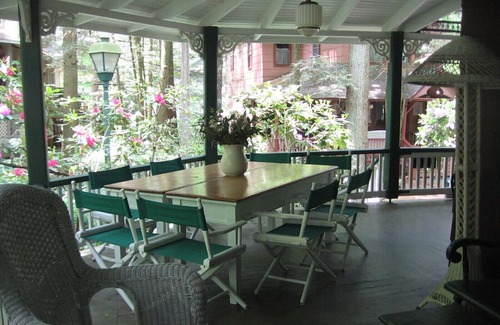 Mount Gretna Heights Cabaña | Belleza del Victorian con el fabuloso porche