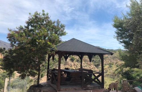 El Partidor Cabaña | Cabaña de madera con cueva isotérmica al lado del río chicamo