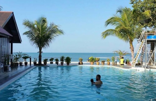 Lubok Buaya Chalet De Esquí | Chalet de madera # 2 Cenang Beach Langkawi
