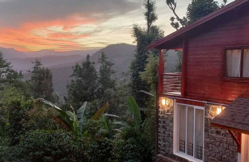 Kodaikanal Cabaña | Wooden Chalet @ Kodaikanal