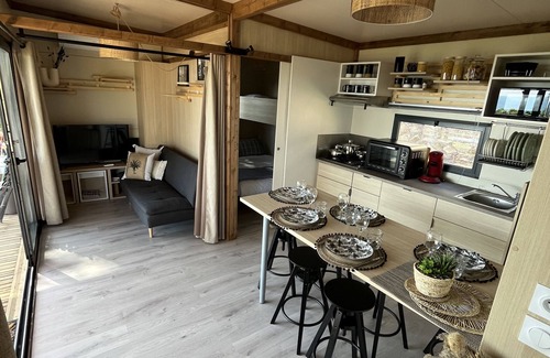 Le Dramont Chalet De Esquí | Wooden chalet near the sea