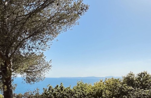 Le Dramont Chalet De Esquí | Wooden chalet near the sea