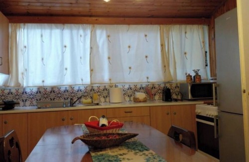Kineta Casa | Wooden house next to the sea
