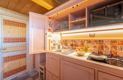 San Brizio Apartamento | Casita de madera con porche y jardín