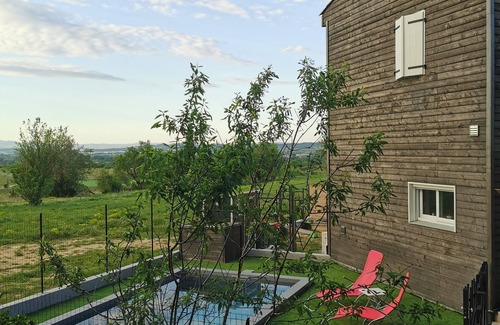 Maraussan Casa | Wooden house with swimming pool