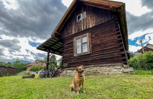 Dubrava Cabaña | Wooden log cabin in traditional style