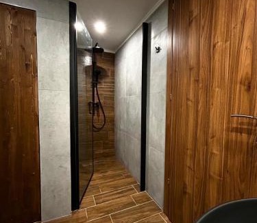 Thessaloniki Apartamento | Wooden Suites
