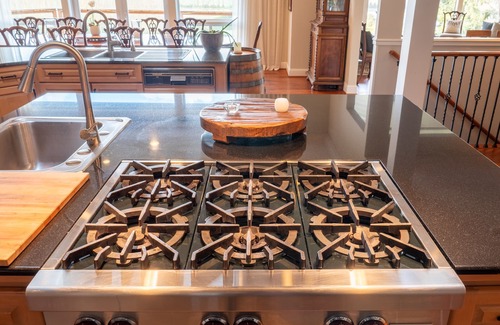 Redmond Casa | Woodinville Wine Country Tuscan/Chateau Style Home w/ Winery. Wines by appt.