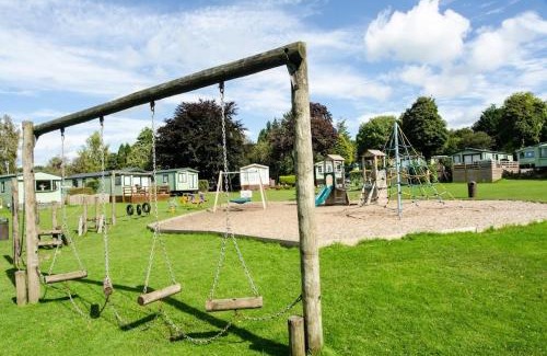 Milnthorpe Otro | Woodland Camping Pod