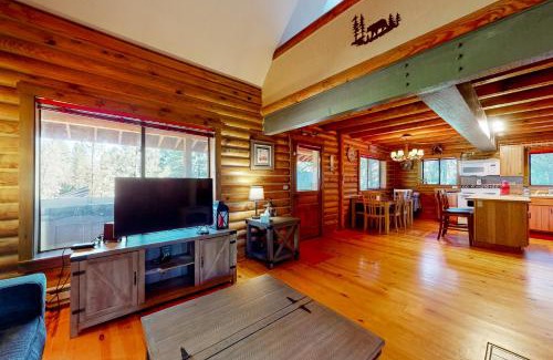 New Meadows Casa | Woodland Chalet