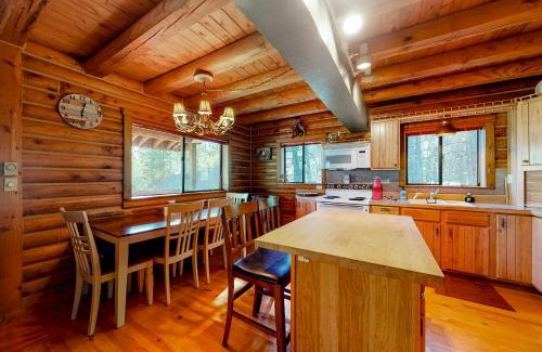 New Meadows Casa | Woodland Chalet