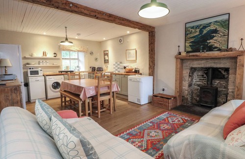 Arisaig Casa | WOODLAND COTTAGE, family friendly, country holiday cottage in Arisaig