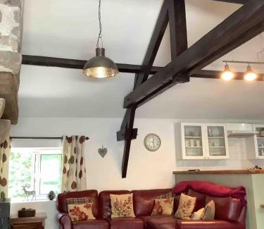 Faux-la-Montagne Casa | Woodland Cottage