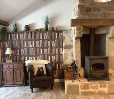Faux-la-Montagne Casa | Woodland Cottage