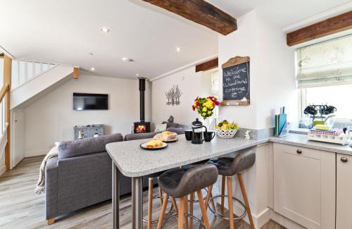 Axton Casa | Woodland Cottage