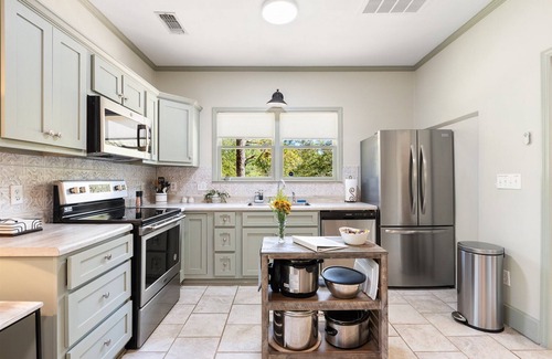 Laurel Cabaña | Woodland Cottage on Hidden Pond