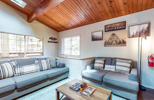 Crestline Casa | Woodland Hideaway