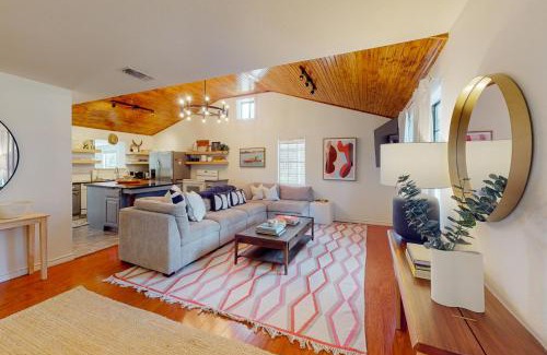 Granite Shoals Casa | Woodland Hills Retreat