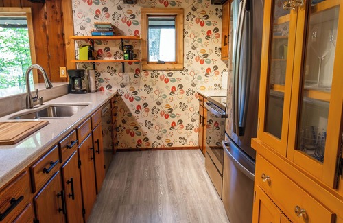 Harbor Springs Chalet De Esquí | Woodland Lodge: 4 BR, 3 BA Chalet in Harbor Springs, Sleeps 10