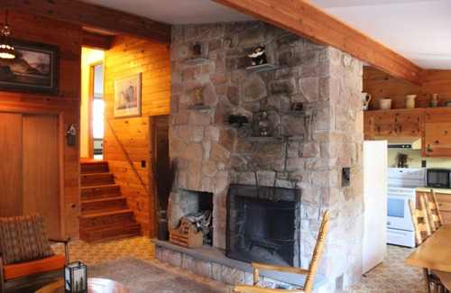 Laporte Cabina | Retiro de vacaciones en Woodland Pines: ¡un oasis en el bosque!