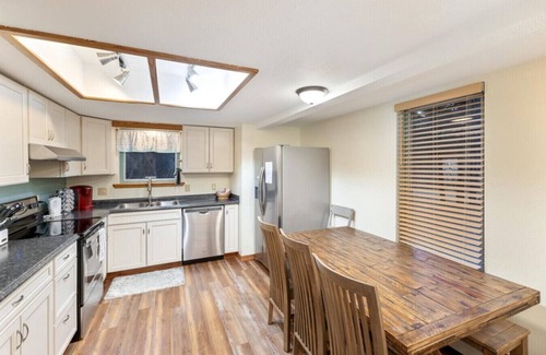 Bear Creek Casa | Woodland Retreat - Forested Home Outside City Limits Sleeps 7
