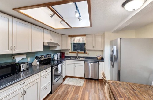 Bear Creek Casa | Woodland Retreat - Forested Home Outside City Limits Sleeps 7