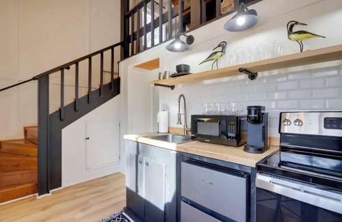 Gentry Cabina | Woodland Retreat! Less than 10 minutes from Downtown Siloam Springs