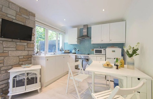 Lelant Casa | WOODLAND RETREAT - Summer school holiday dates still available.