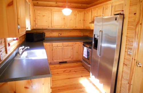 Leitchfield Cabina | Retiro de otoño en 7 acres de bosque, con muelle y kayaks