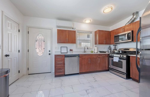 Woodland Hills Casa | Woodland Victory Hideaway