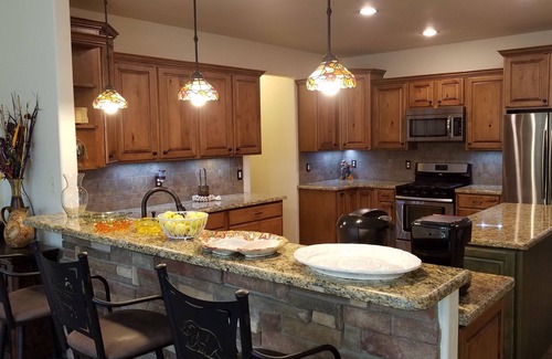Cloudcroft Chalet De Esquí | Woodlands Chalet Forest, Luxury, Parking, Bedrooms w/ Ensuite Bathrooms, CLEAN