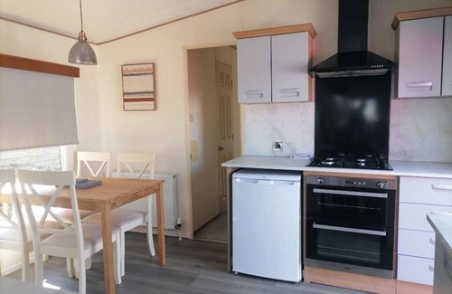 St Leonards-On-Sea Apartamento | Woodmans - 3 bedrooms with decking sleeps 4