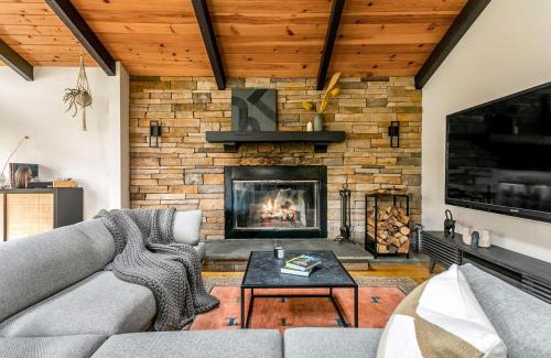 Jewett Chalet De Esquí | Woodpecker House - Mountain retreat with hot tub - 10 min to skiing in Hunter & Windham