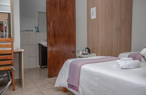 Kempton Park Casa | Woodpecker's Inn Guest House