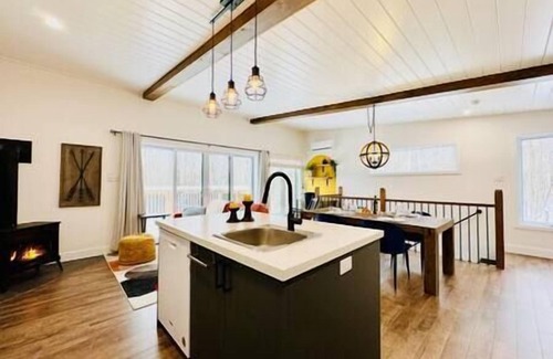 Orford Casa | Woodpecker, Spa,Foyer,Bike,Ski!