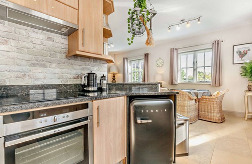 East Grinstead Cabaña | Carpinteros Cottage - refugio rural de un dormitorio lujoso y contemporáneo