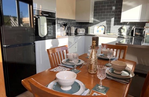 Dumfries Cabaña | Woodrow cottage with 6 seater private hottub