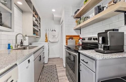 Fayetteville Casa | Woods on Sequoyah- 1 mile to DT Fayetteville