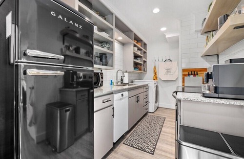 Fayetteville Casa | Woods on Sequoyah- 1 mile to DT Fayetteville