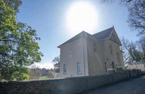 Westleigh Apartamento | Woodside Ash hot tub & pool (sleeps 4-6)