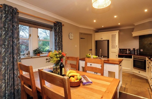 Malham Cabaña | WOODSIDE COTTAGE, pet friendly, luxury holiday cottage in Malham