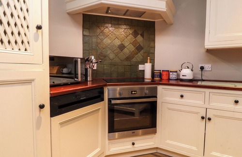 Malham Cabaña | WOODSIDE COTTAGE, pet friendly, luxury holiday cottage in Malham