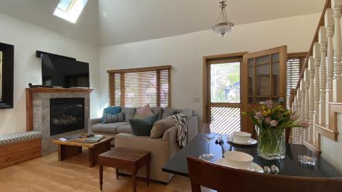 North Park City Casa | Woodside Getaway by AvantStay Character Home Close To Park City Resort w Hot Tub