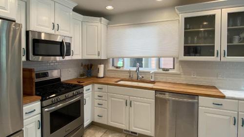 North Park City Casa | Woodside Getaway by AvantStay Character Home Close To Park City Resort w Hot Tub