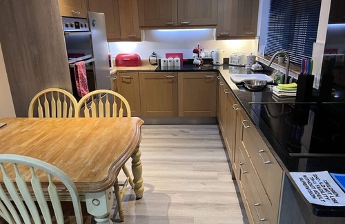 Dumfries Cabina | Woodside Lodge with Private Hot Tub!