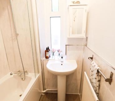 Westleigh Apartamento | Woodside Oak hot tub & pool sleeps 4-6